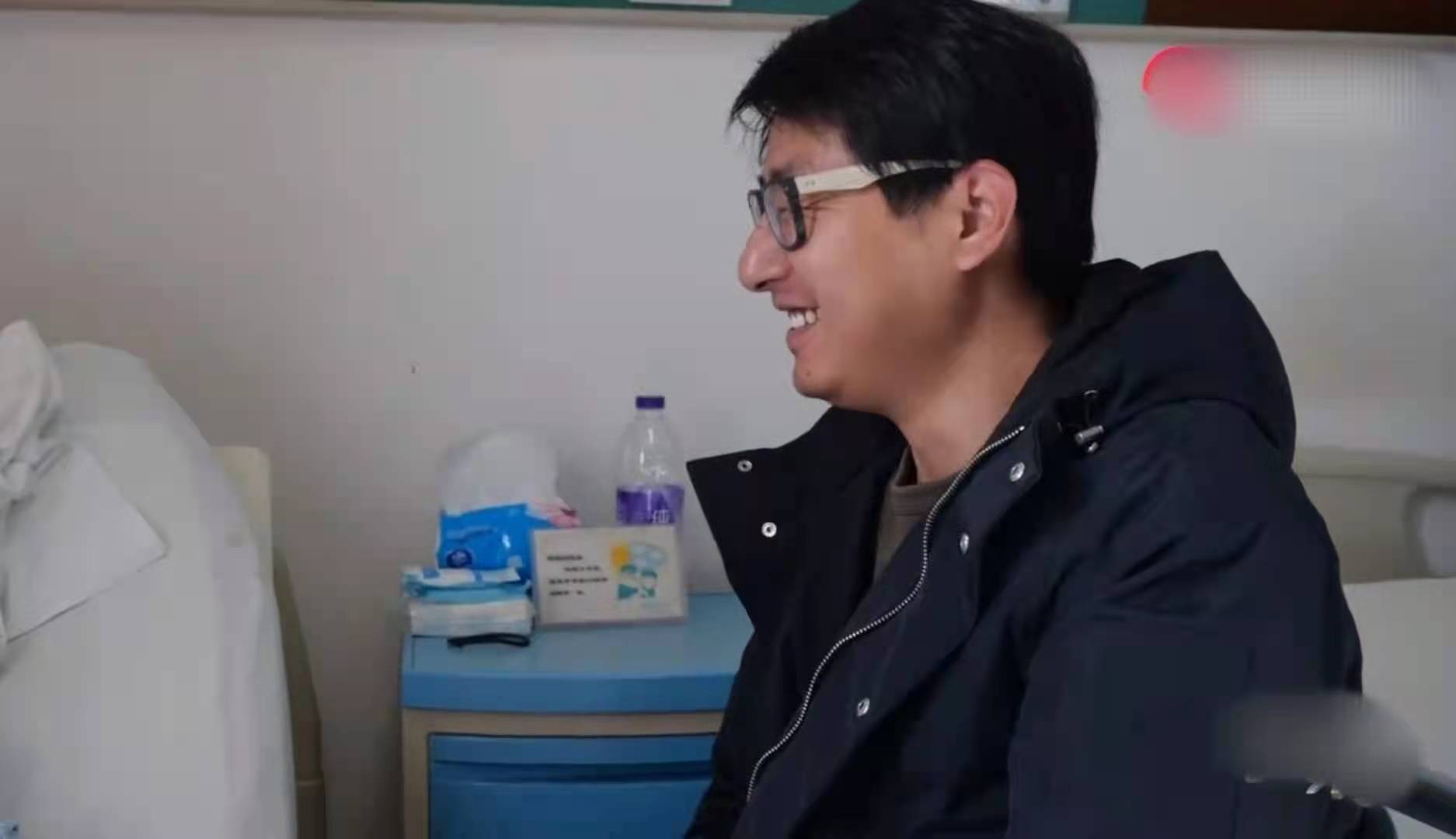 鼻子里长肿瘤的女孩儿,女子鼻子上长肿瘤