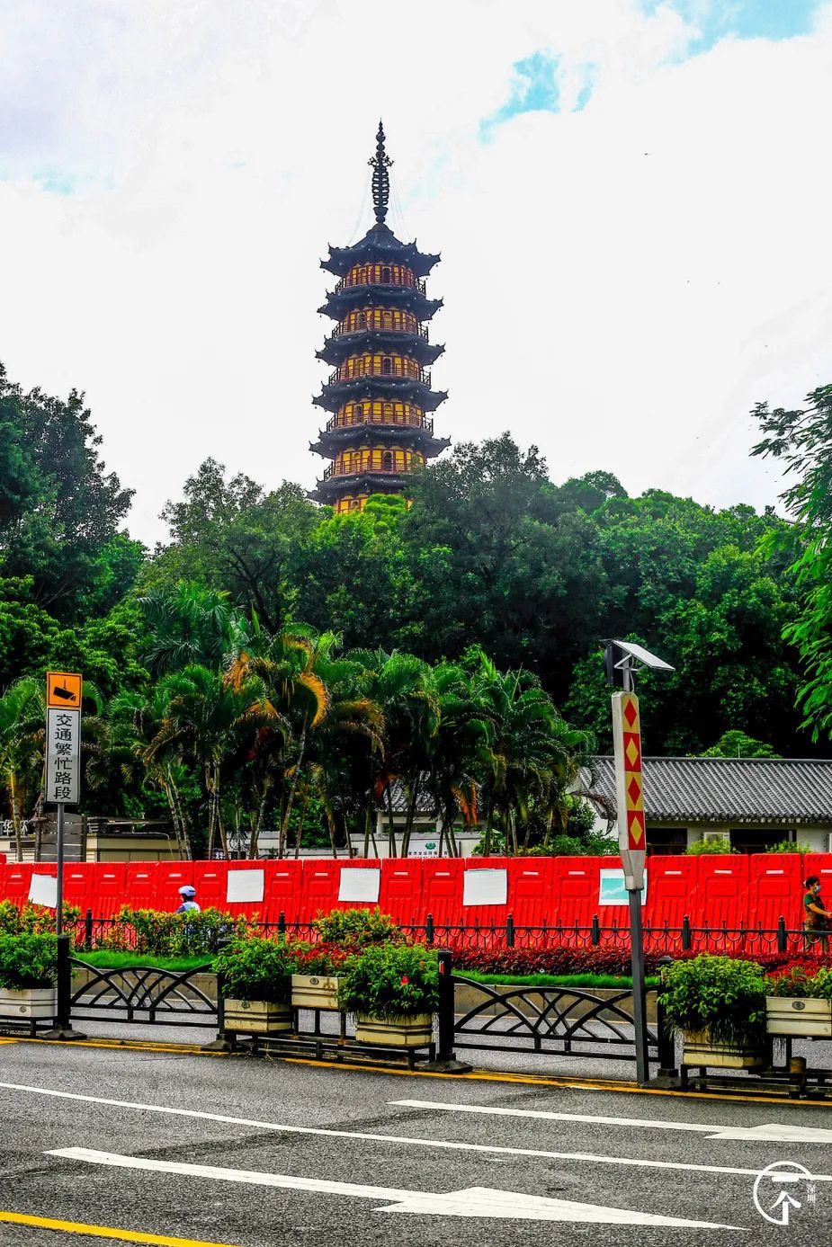 我在富士康干了24天能拿多少钱,暑假工富士康打工的真实生活