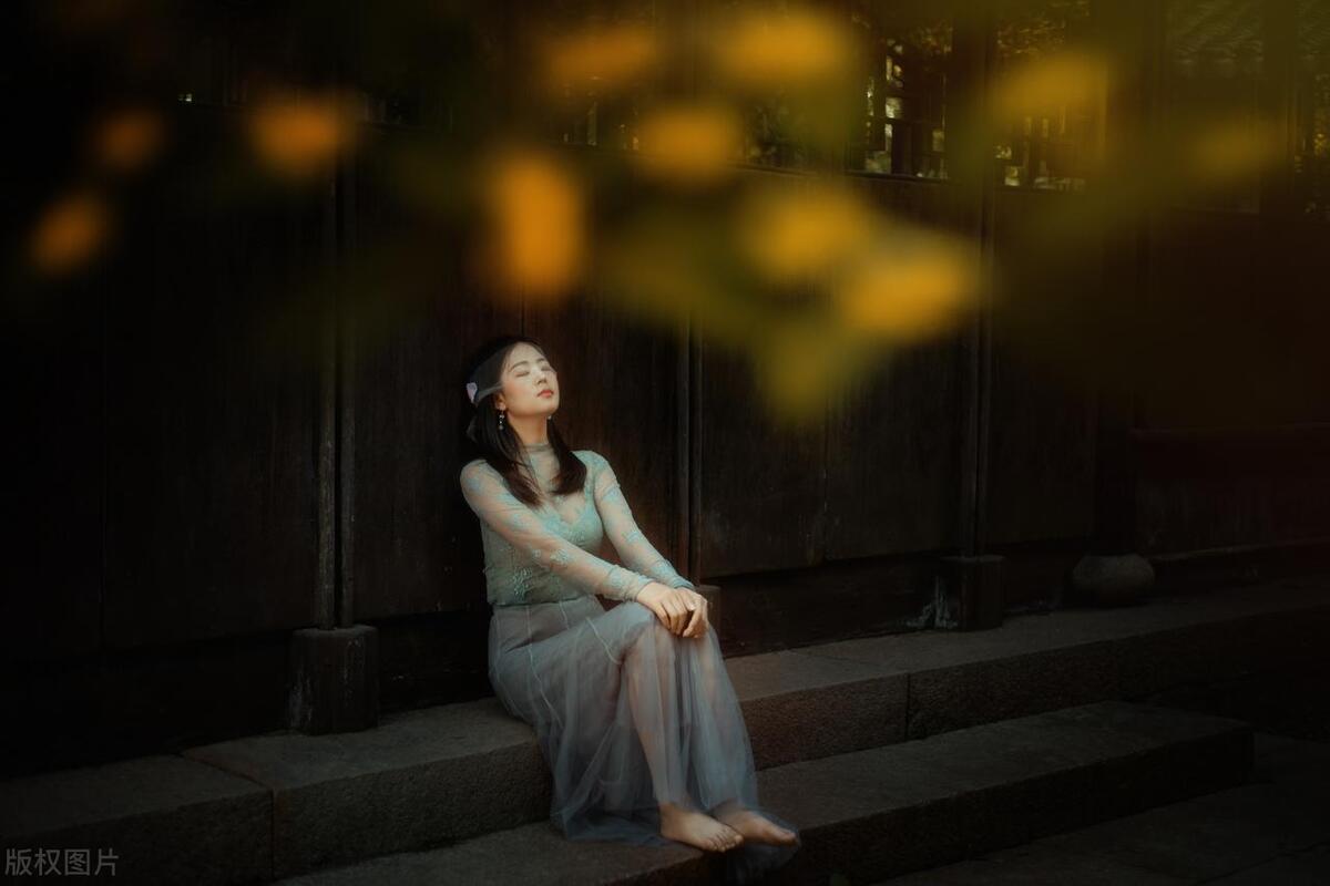 女人一定要有自己的事业和房子吗,女人要有事业和生活