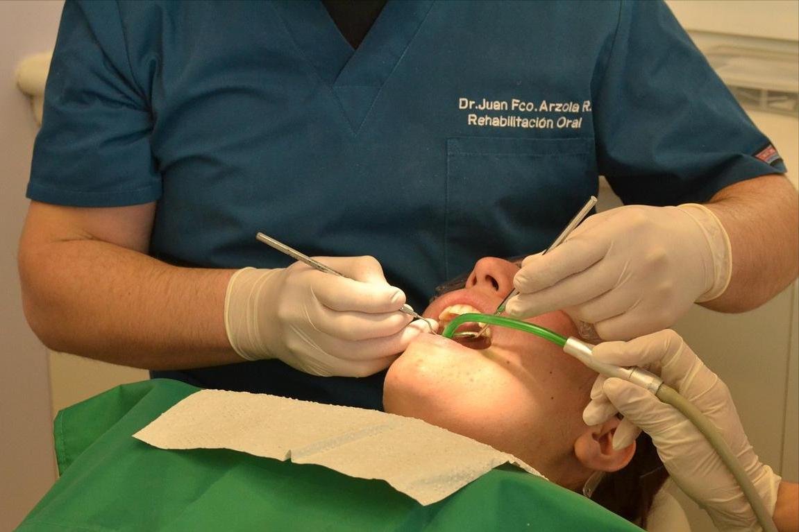 睡觉老是流口水有异味是什么原因,睡觉时总流口水是什么原因