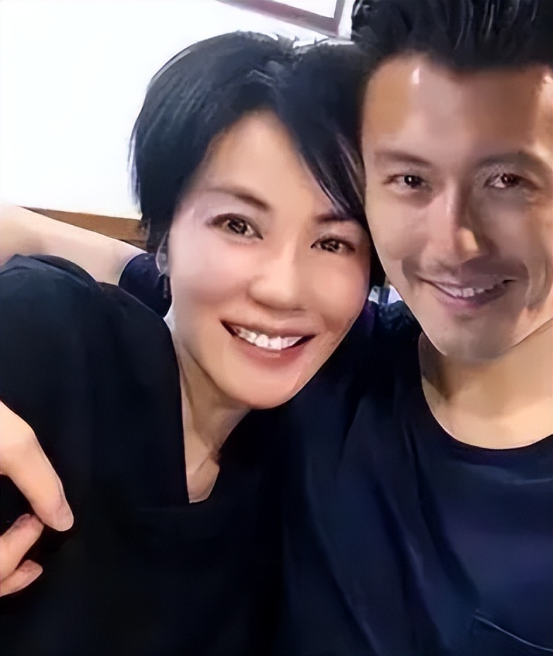 张柏芝和谢霆锋王菲现在的近况,王菲和谢霆锋张柏芝近日的消息