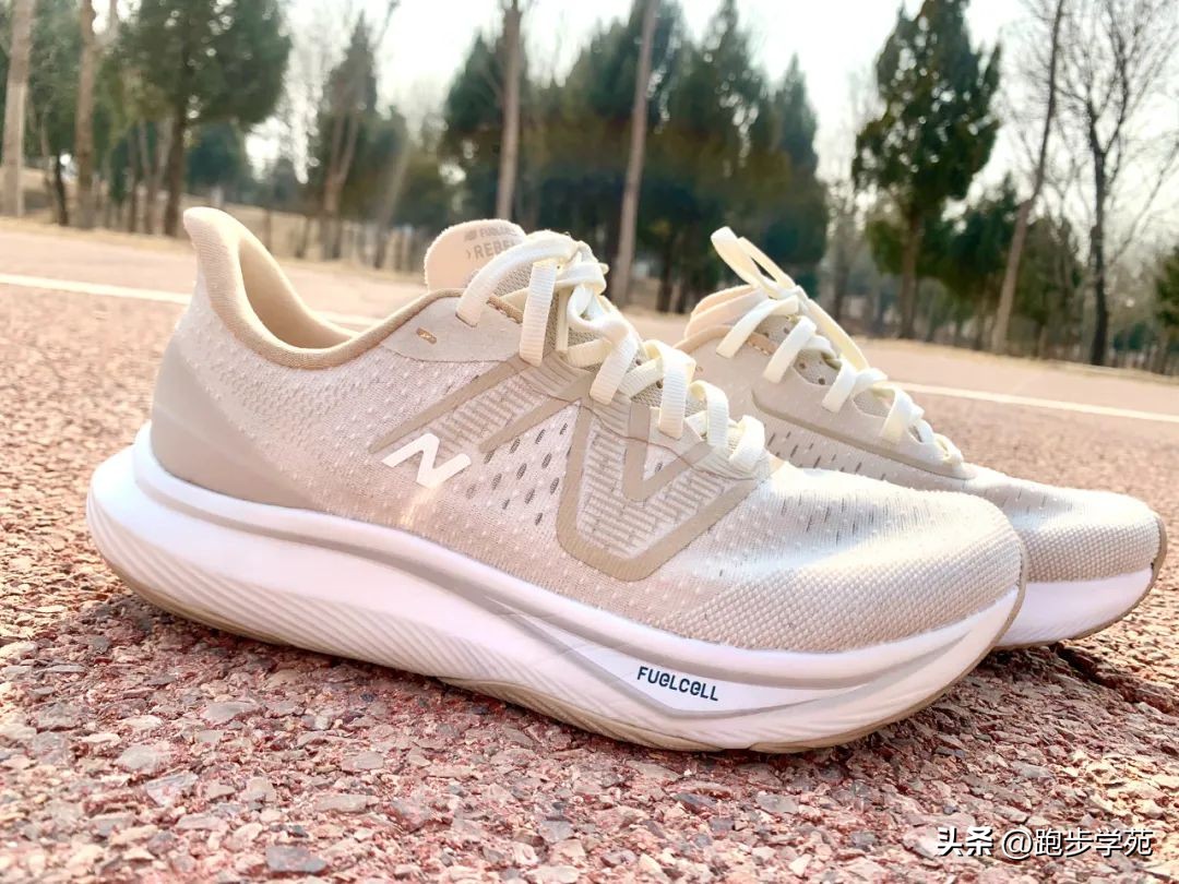 nbrebelv3什么中底,nbrebelv3适合体考吗