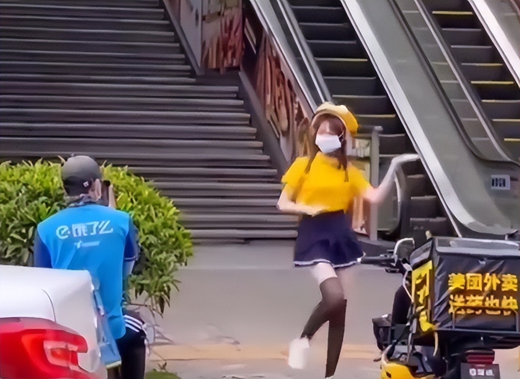 黑丝短裙紧身裤?“外卖媛”卖淫模式曝光:一单两小时日入一万三