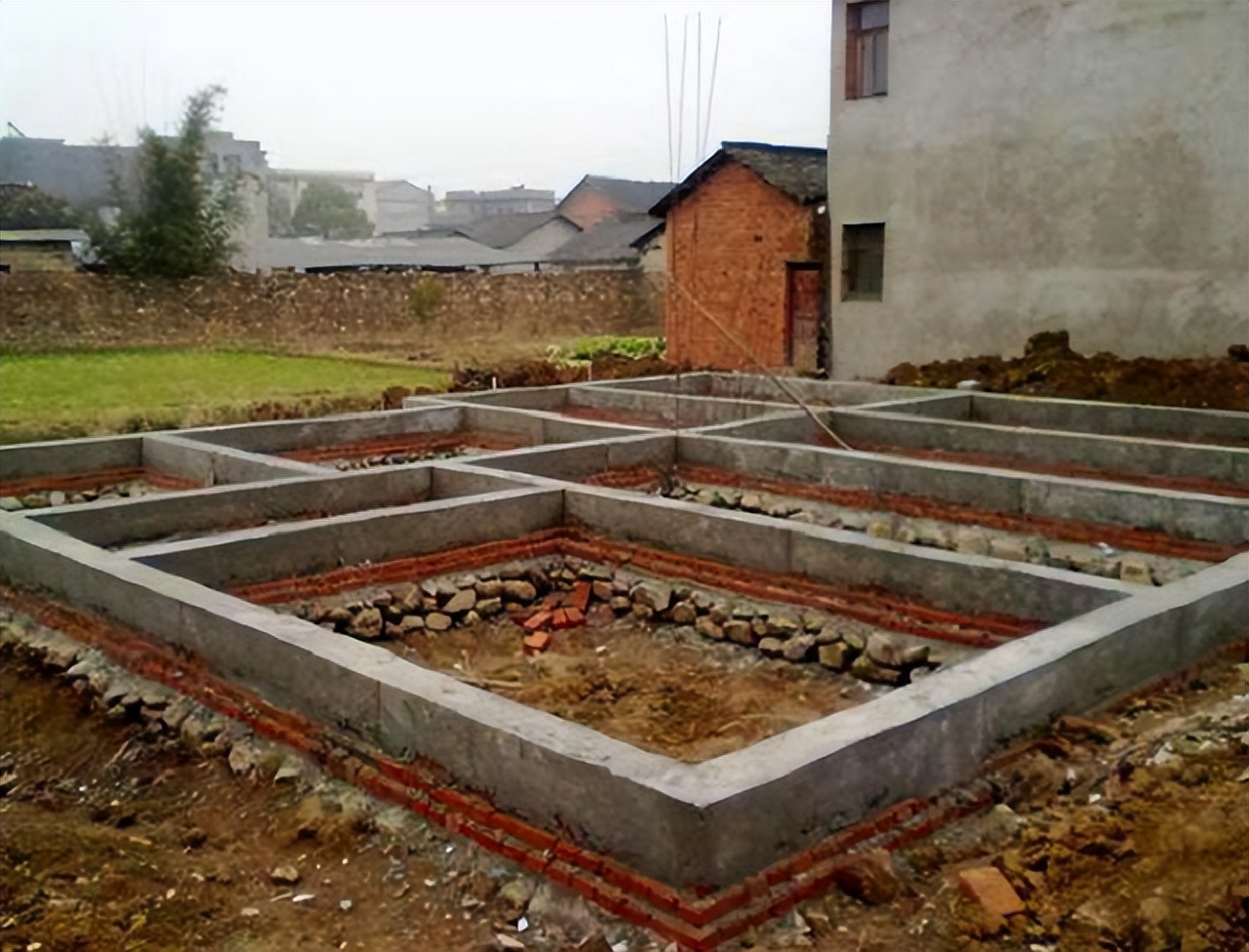 浙江老农翻建老宅竟再挖出天价宝,浙江老农翻新房子