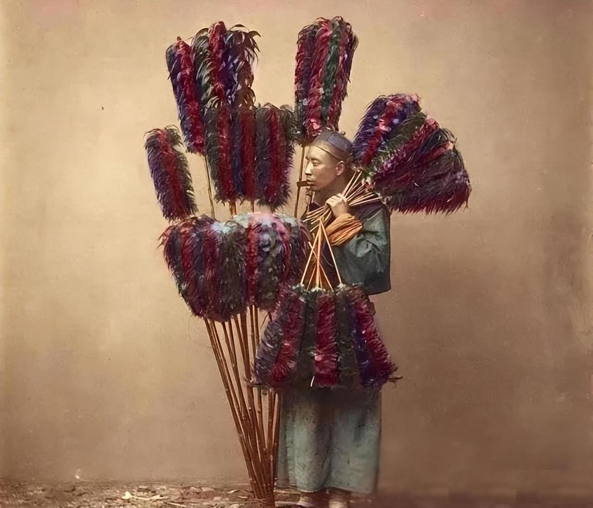 变态的纳粹德国,*光脱**犹太人女人衣服,集体*杀屠**!2