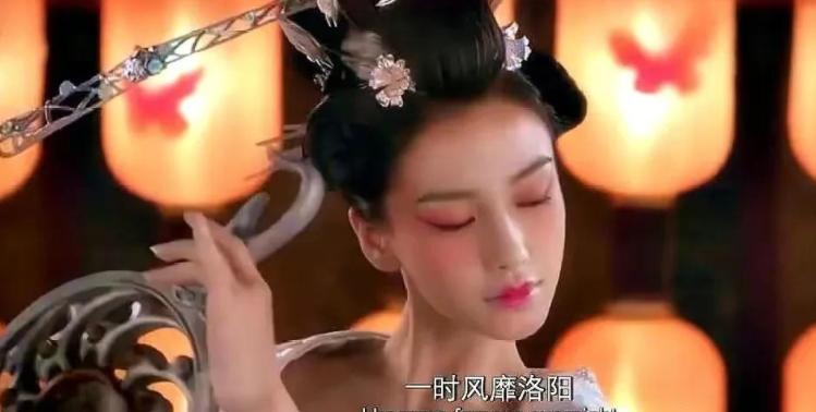 杨颖18年粉色高定韩国,杨颖18年视频