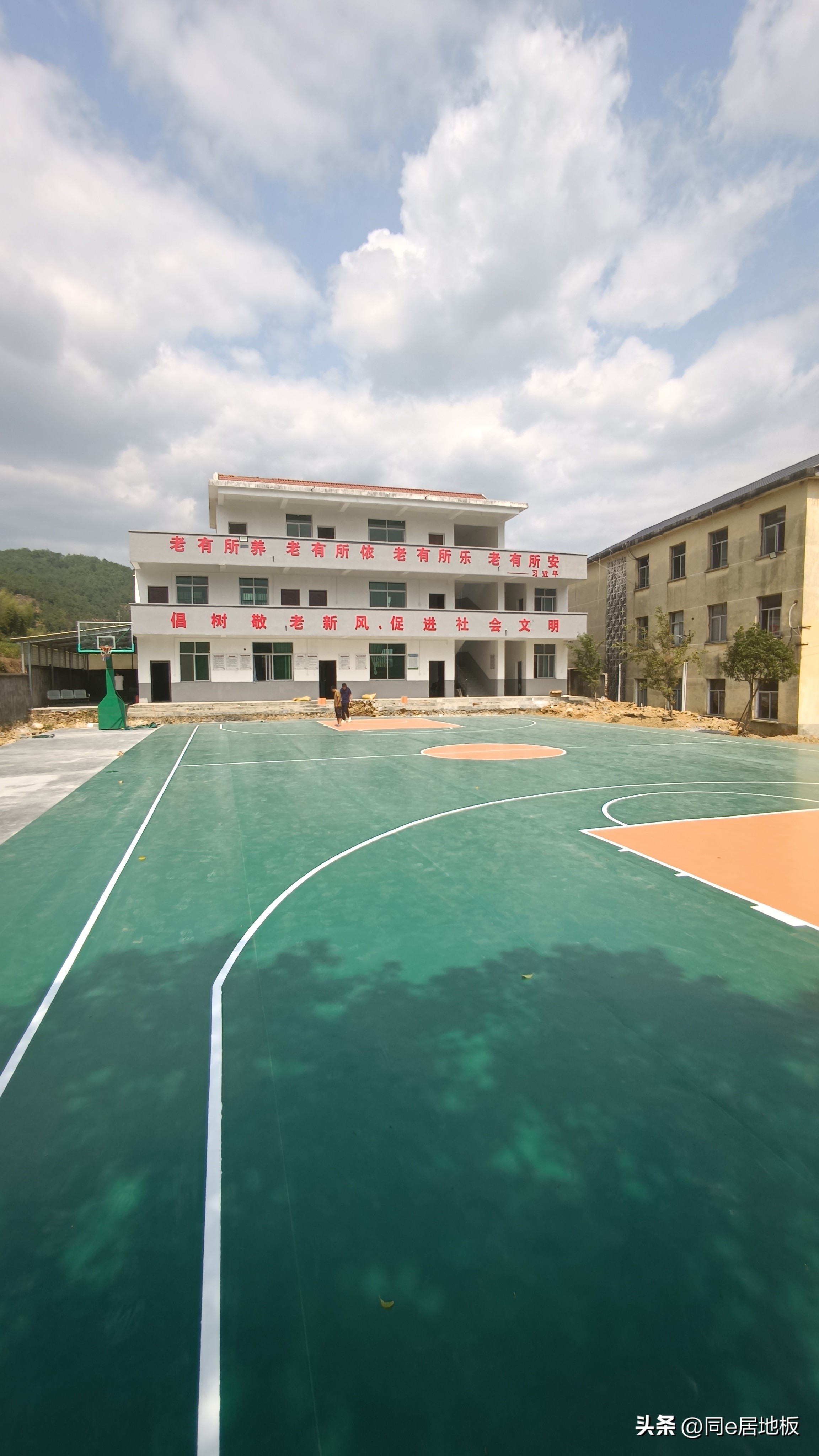 三明塑胶篮球场建设,福建室内篮球场木地板安装