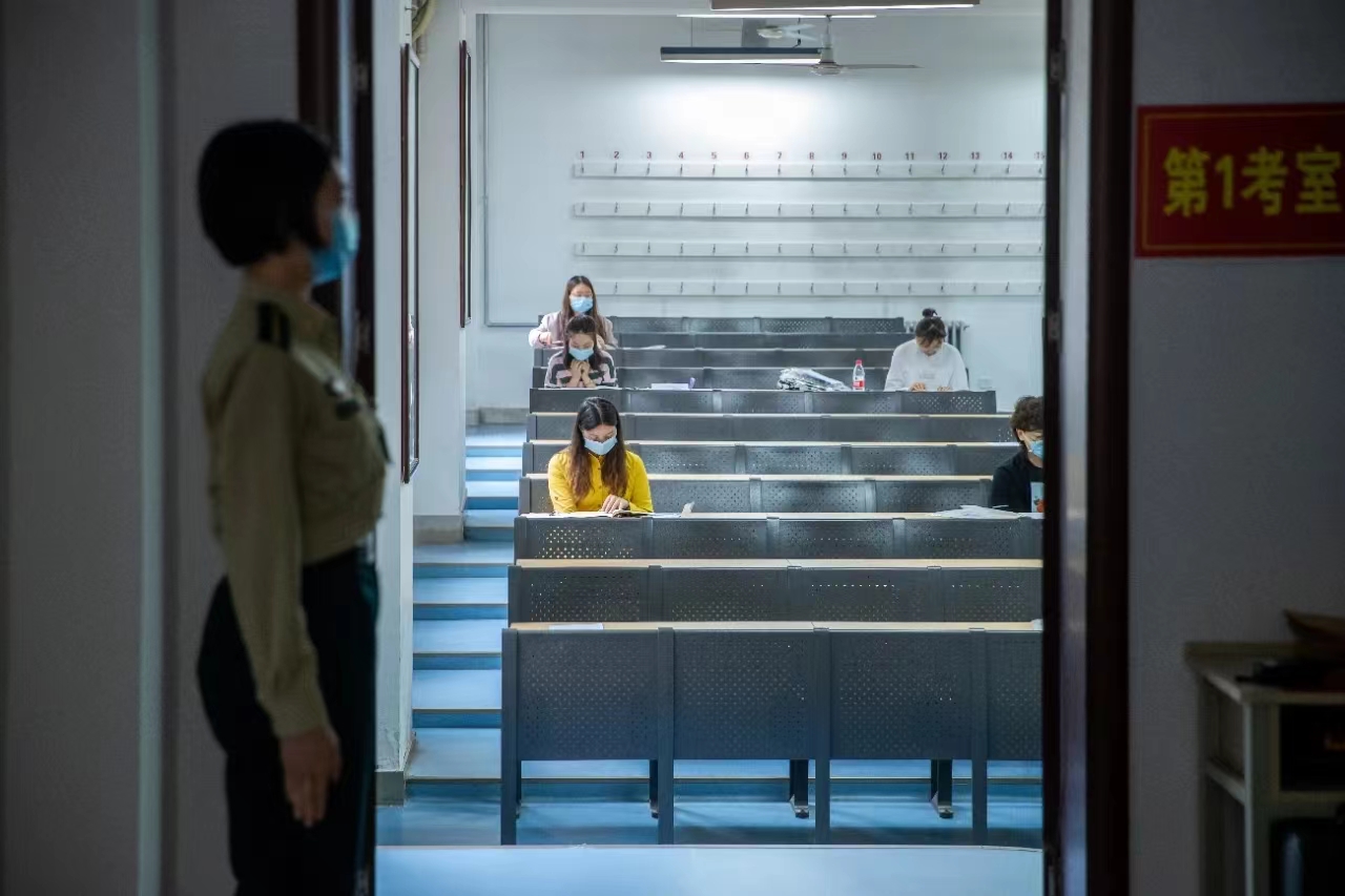 大专普通岗军队文职,军队文职专科刚上岸的薪资