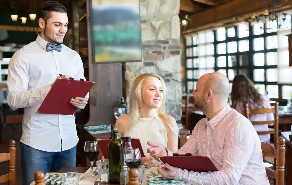 5星酒店能享受的服务,酒店服务员服务流程及细节