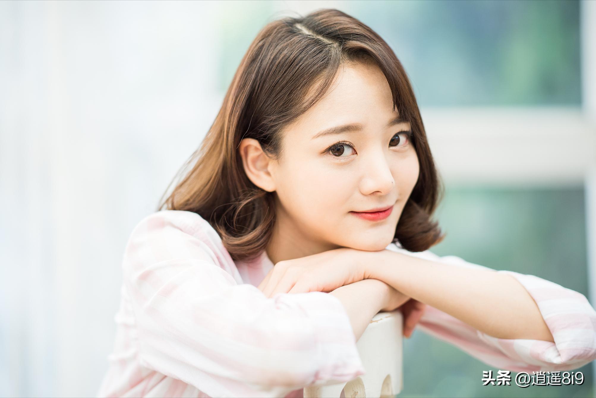 盯着女生眼睛看判断喜不喜欢自己,怎样判断中年已婚女人喜不喜欢你