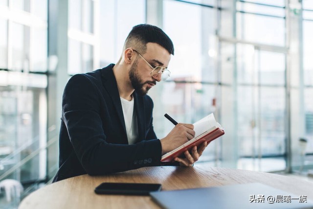 小小说局长的故事,小小说陈局长夫人的烦恼