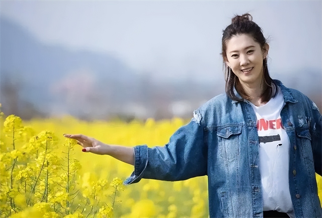 前女排最美队长,女排最美队长久违露面