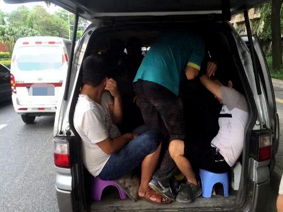 私家车超员处罚标准5人车坐六人,私家车超员一个人是20%吗