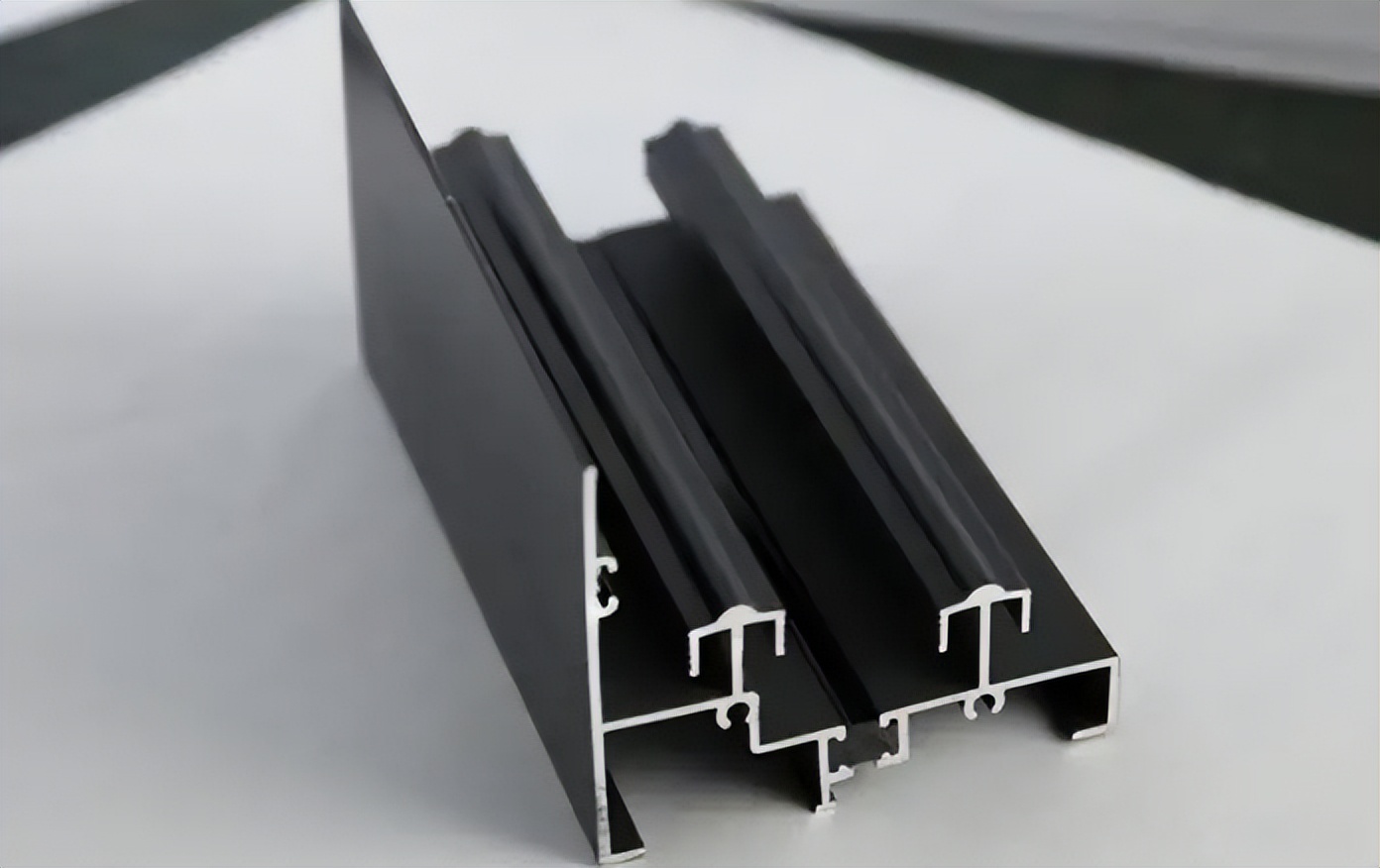 回收铝合金门窗怎么鉴别,门窗回收铝和原生铝区别