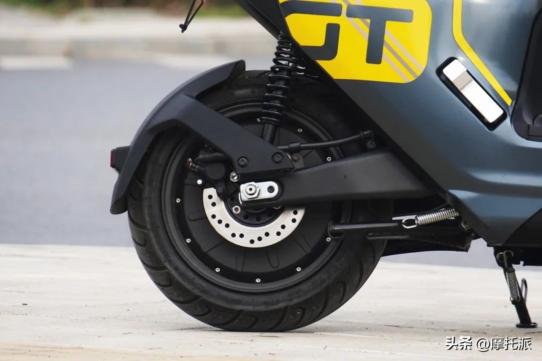 五羊本田u-gogt版电摩,五羊本田u-go电摩和电轻摩区别