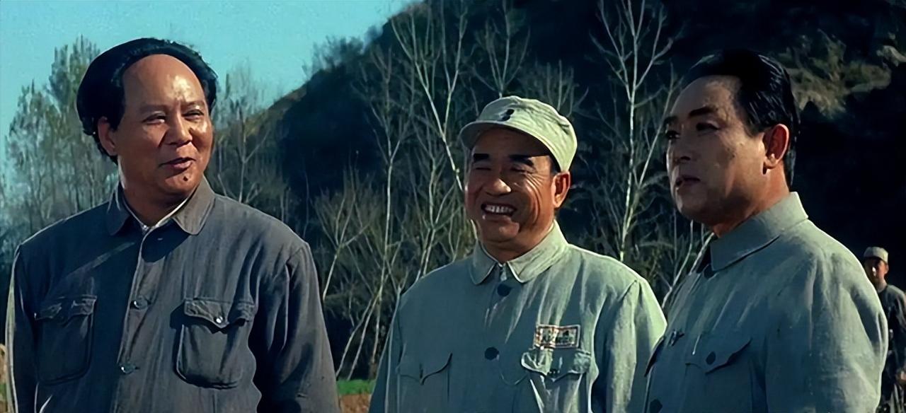 主席形象后继有人，侯京健已接班唐国强，和古月比你更喜欢哪一个