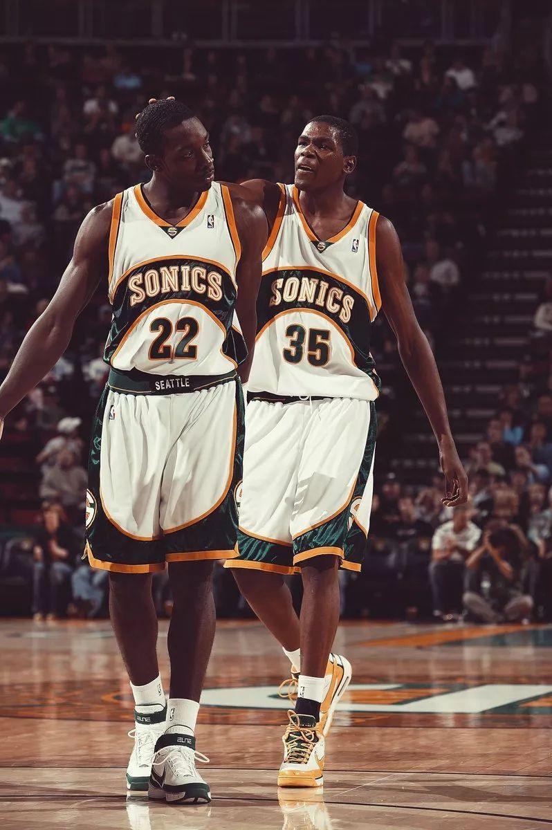 旧雷霆四少时期雷霆阵容,初代雷霆三少杰夫格林