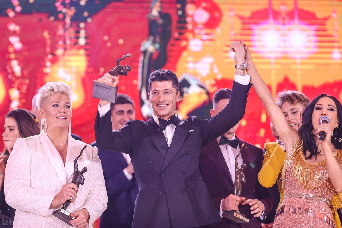 莱万谈梅西和c罗谁是最佳,fifa足球世界年度最佳莱万