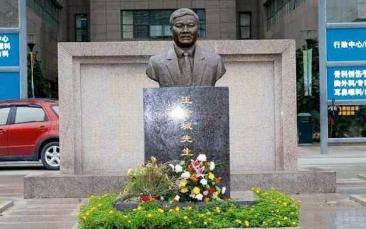 东莞隐形首富卖菜起家身家300亿,东莞首富发家史靠卖菜起家