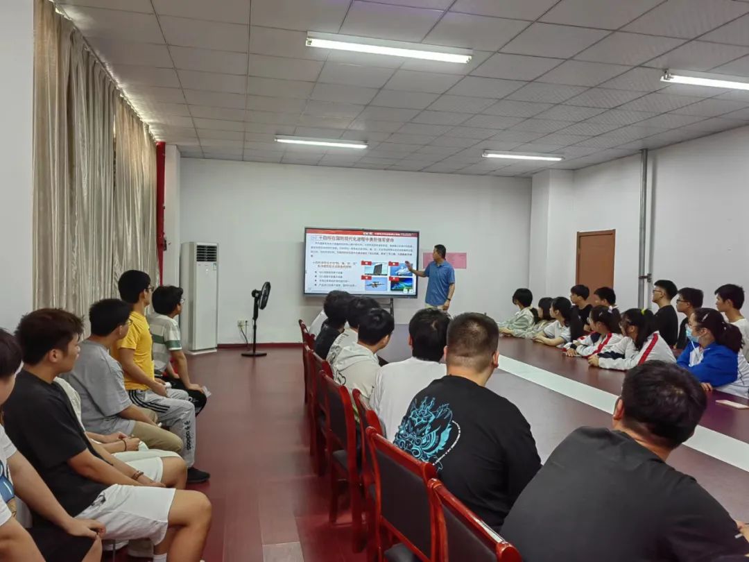 “就”在金陵“职”在未来~中电集团十四所来我校进行校园招聘会