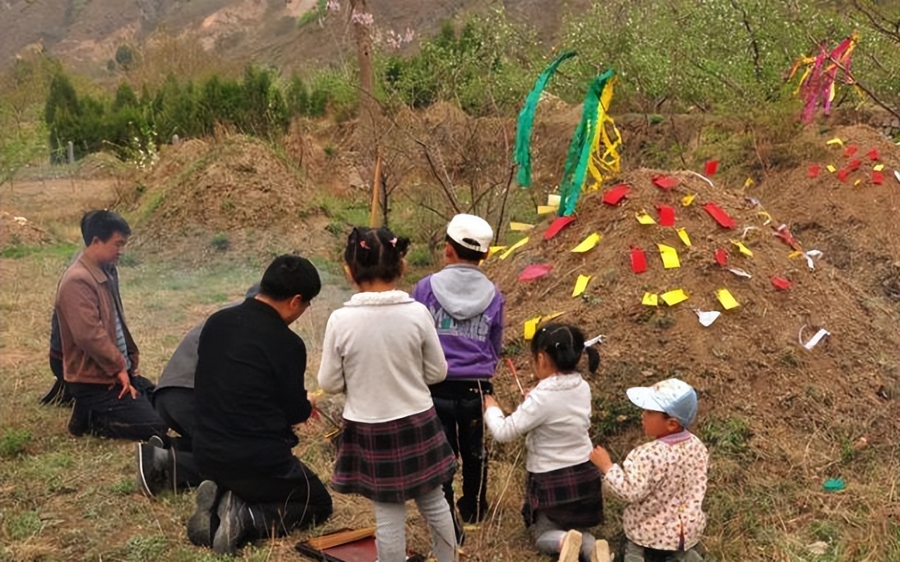 祭祖先上坟有什么说法,祭祖上坟要禁忌哪些事