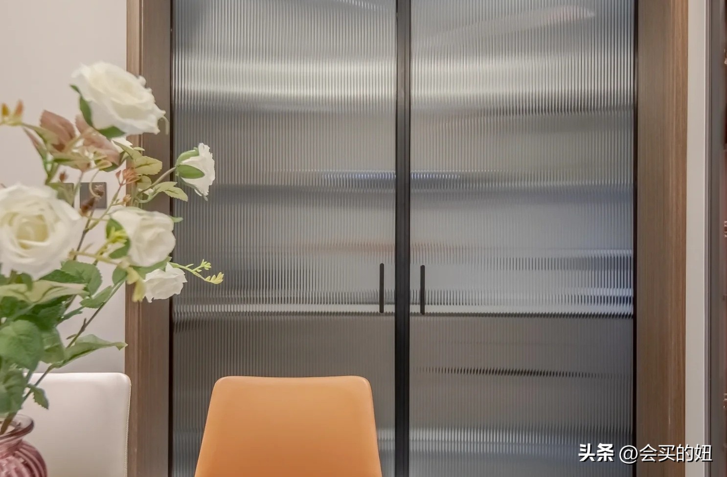 厨房吊轨推拉门如何挑选,厨房推拉门怎么把吊轨改地轨