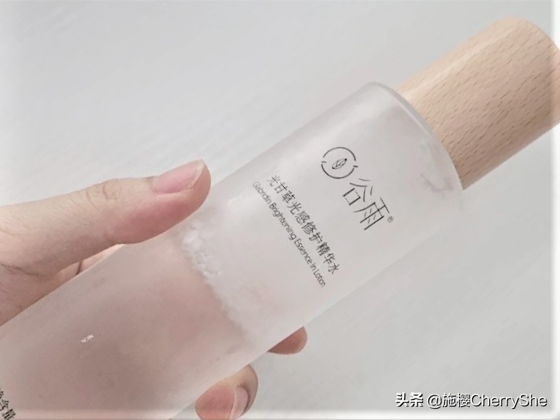 既便宜又补水的爽肤水,中年女人秋冬爽肤水保湿补水正品