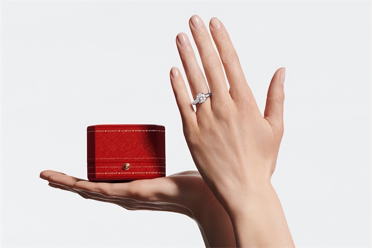 梦幻婚戒首选！卡地亚Cartier经典钻戒系列「1895、Destinee」