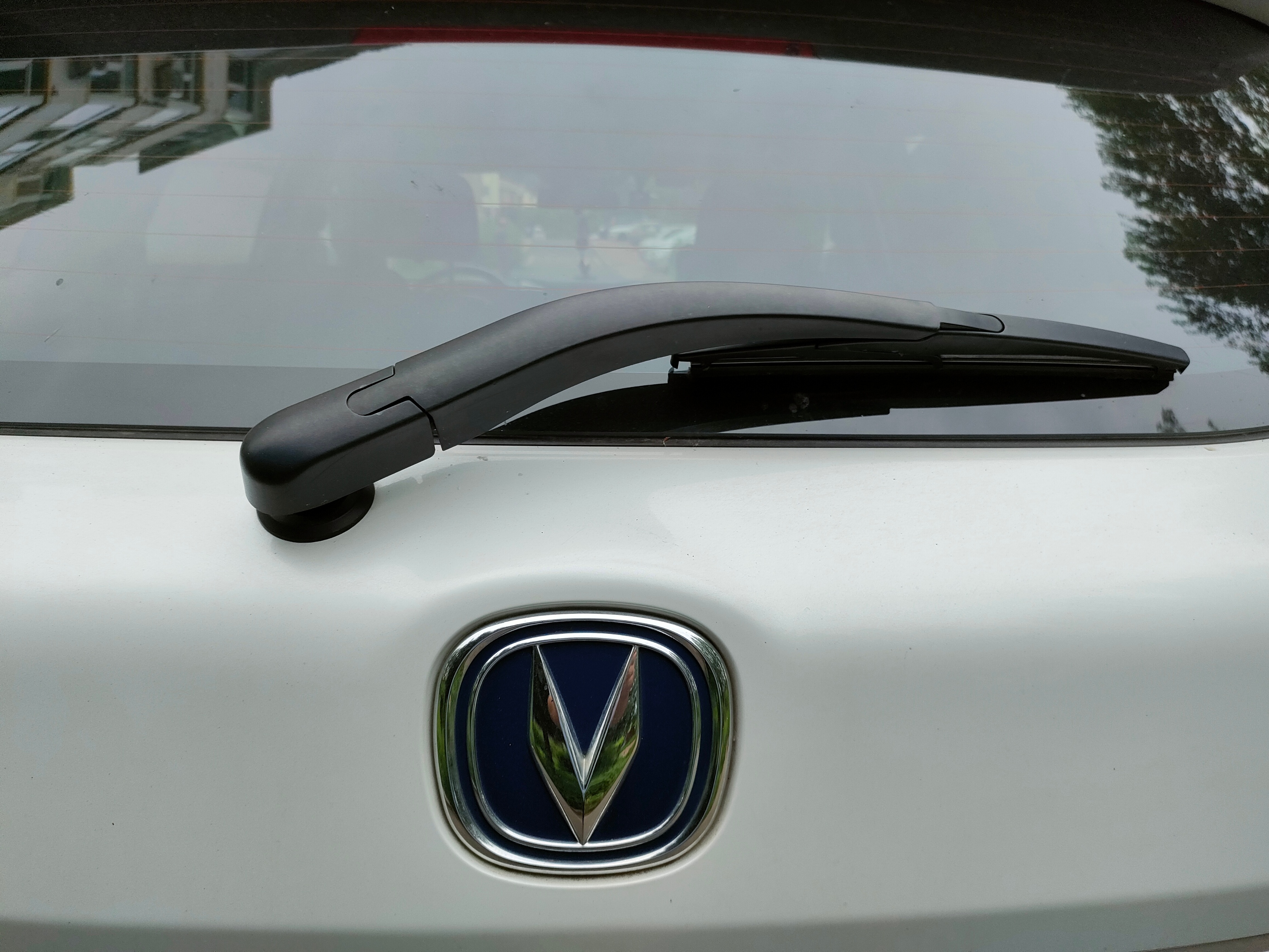 汽车防冻玻璃水自制小窍门,自制夏季玻璃水最佳配方不伤车