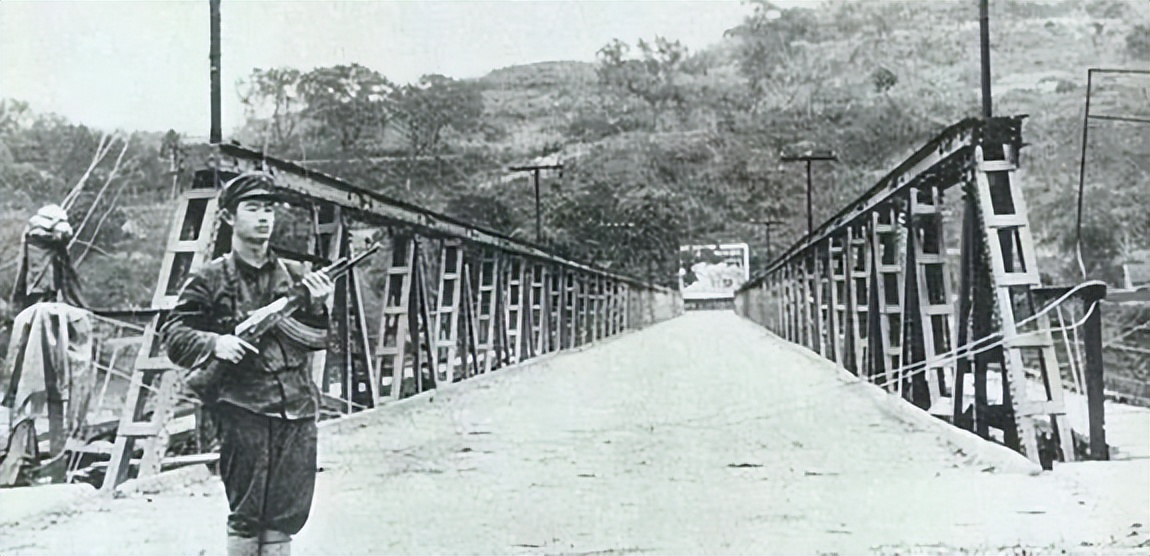 专打“神仙仗”的粟裕大将，在79年却反对打越南，这背后有啥原因