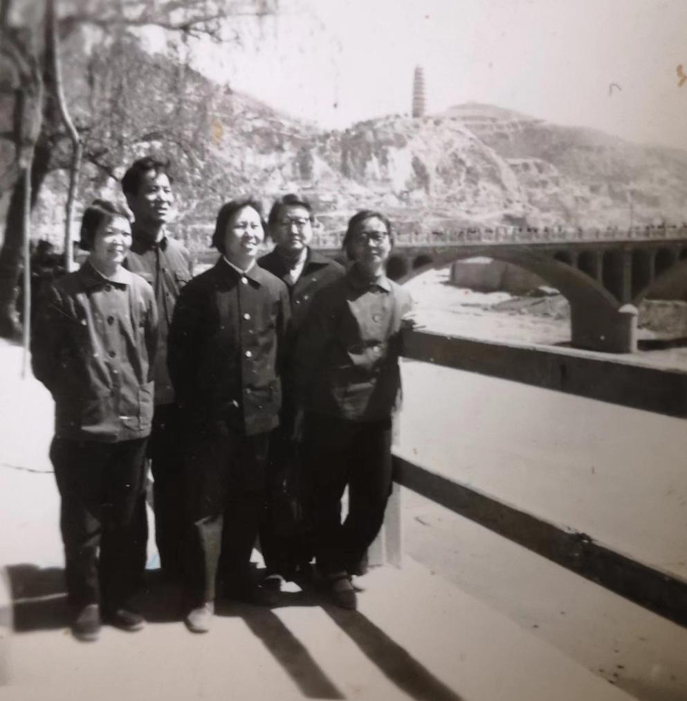 “1978年，从延安大学拉回二十多卡车图书文献”