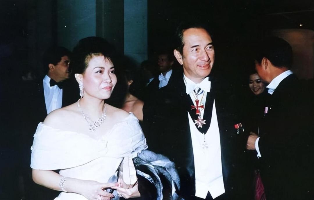 蓝琼缨因为什么去世,赌王二太蓝琼缨传奇的一生