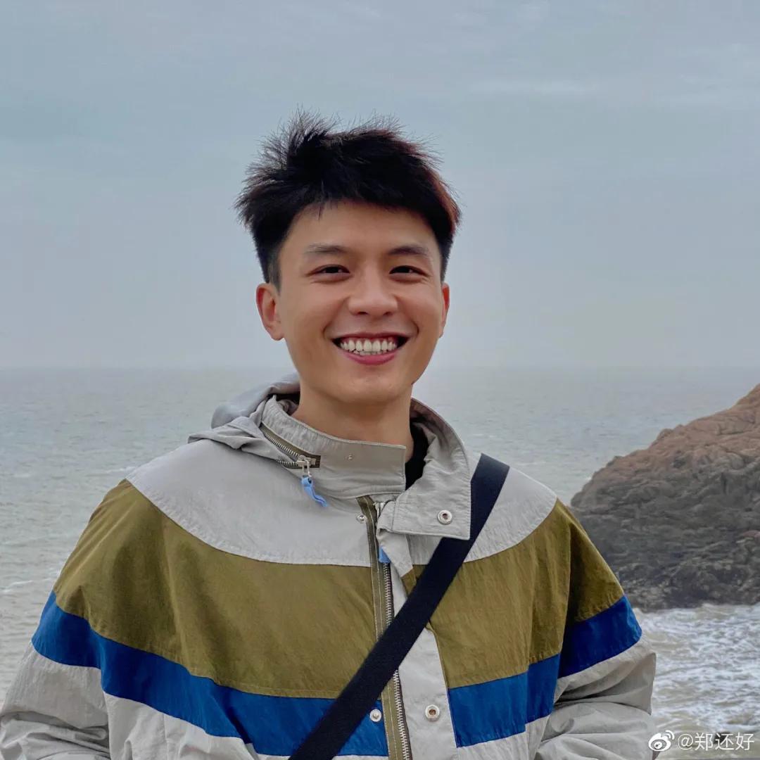 川影播本的他，“油而不腻”，让人“嘴笑裂了，鱼尾纹明显了”