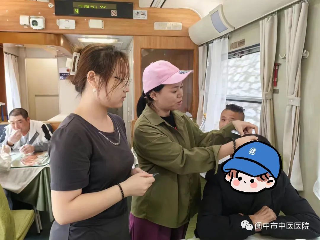 动车上突发急性肠胃炎,点赞医生动车上紧急救人