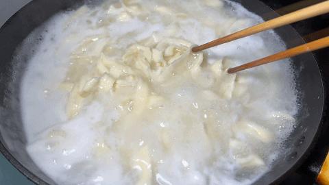 牛肉炒刀削面条最正宗的做法,白菜炒刀削面的家常做法视频