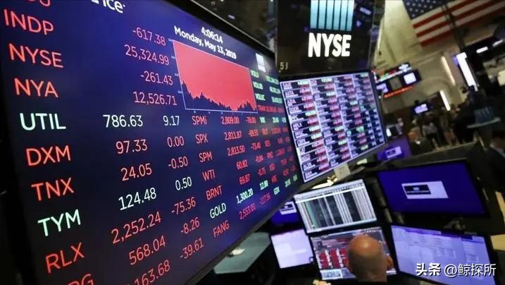 中国刚增持完200亿美债，美就下狠手，美*官高**：维持对华关税惩罚