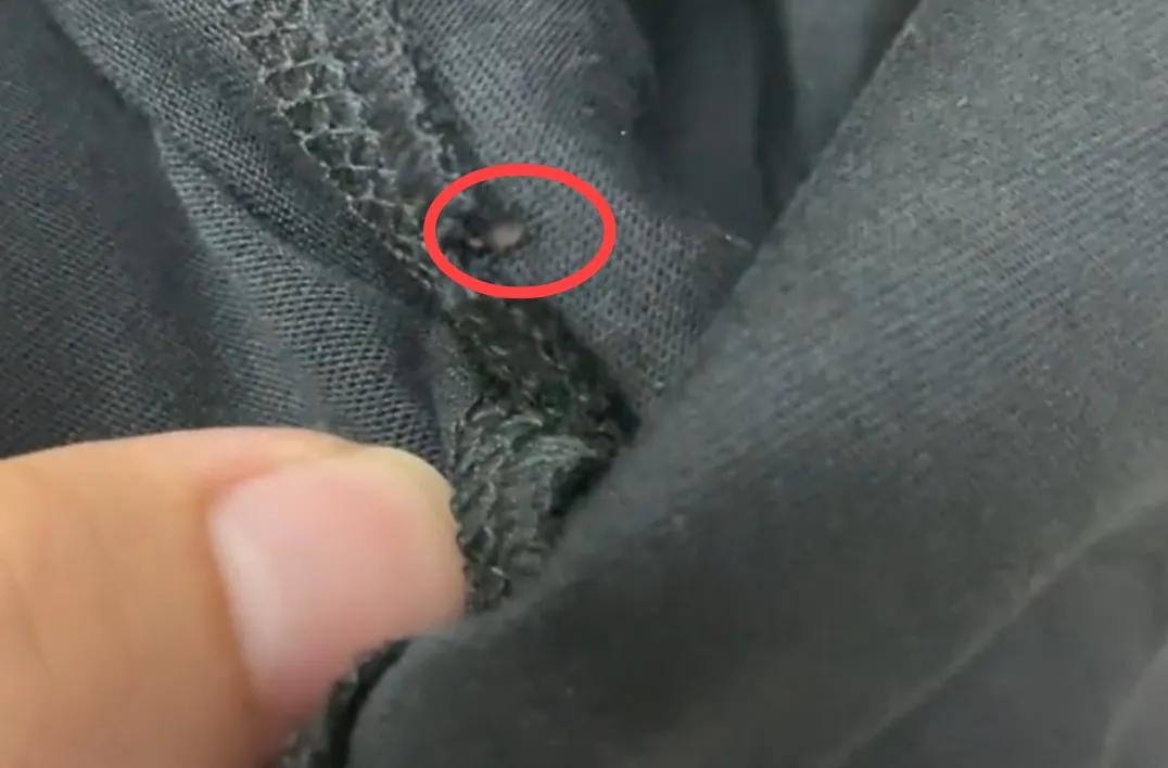 boy衣服掉地上赔50元,boy品牌衣服掉地上扎了个洞