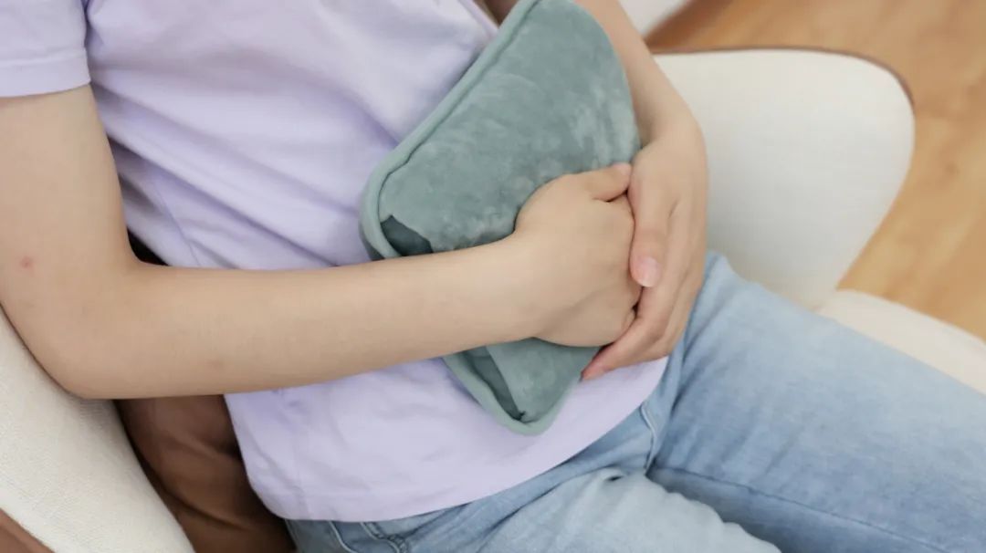 胃痛反复发作，该怎么应对？不想胃病缠身，学会这3点或许有用