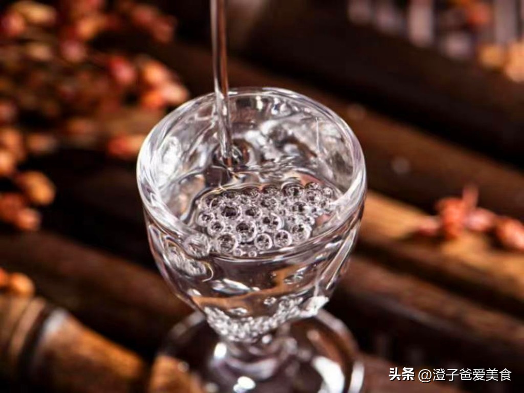 酿酒与勾兑酒的对比,这三种酒比勾兑酒更可怕