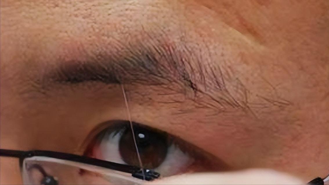 男性过了50岁眉毛变长意味着什么,中年人眉毛变长代表什么