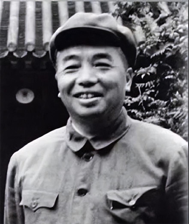 彭老总一生无子女，对侄女视同己出，闲聊时交代身后事