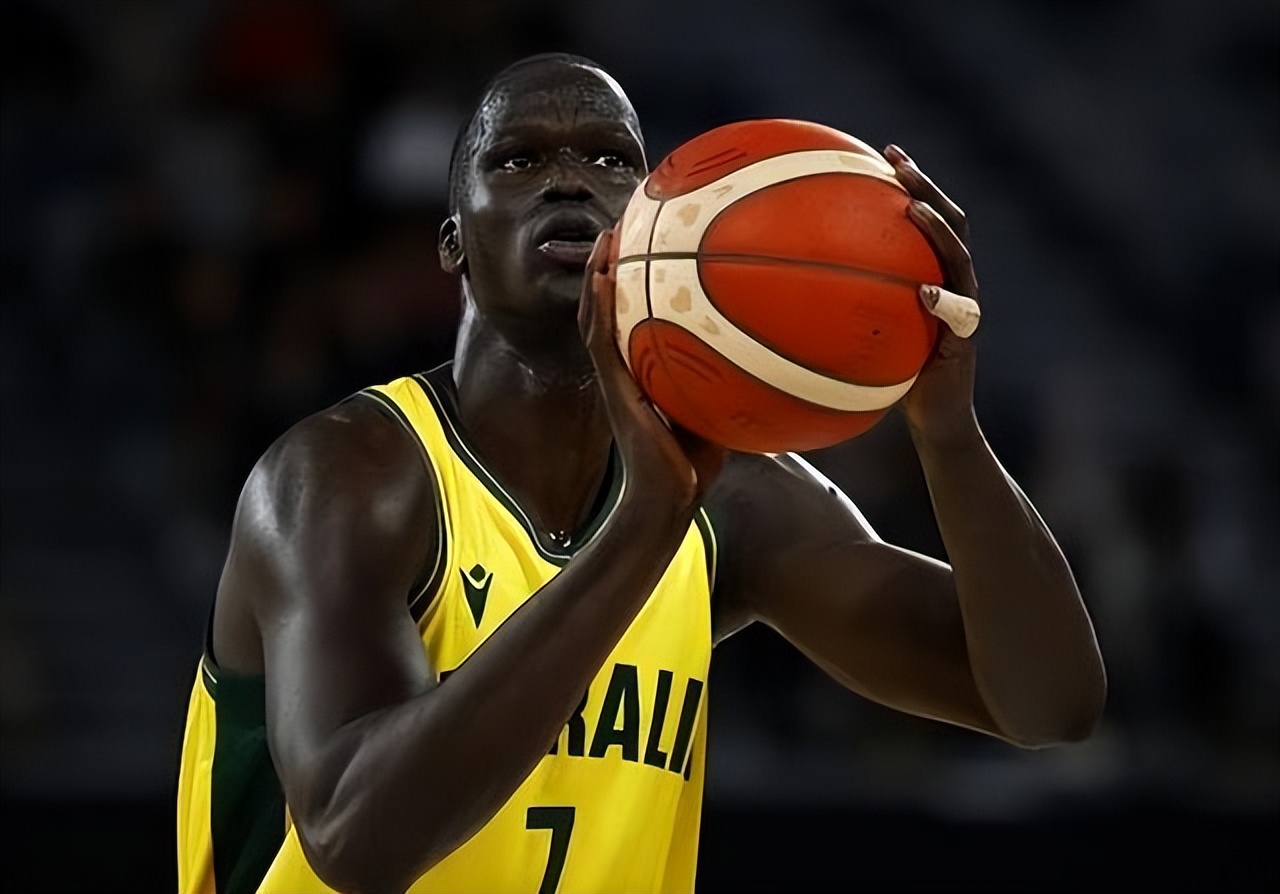 宏远超级外援朱芳雨,朱芳雨广东宏远试训第三外援