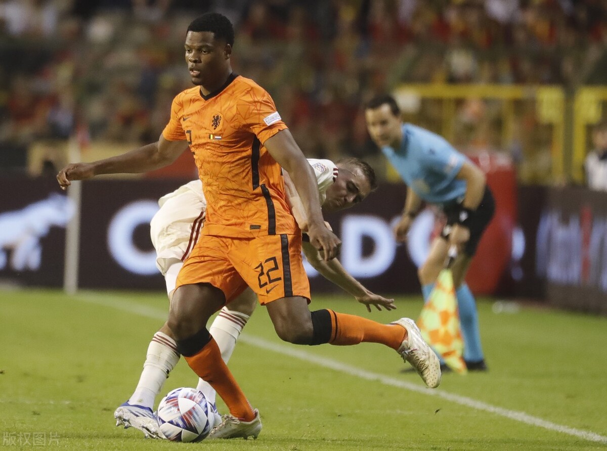 曼联后卫万比萨卡该不该给红牌,曼联精选右后卫万比萨卡