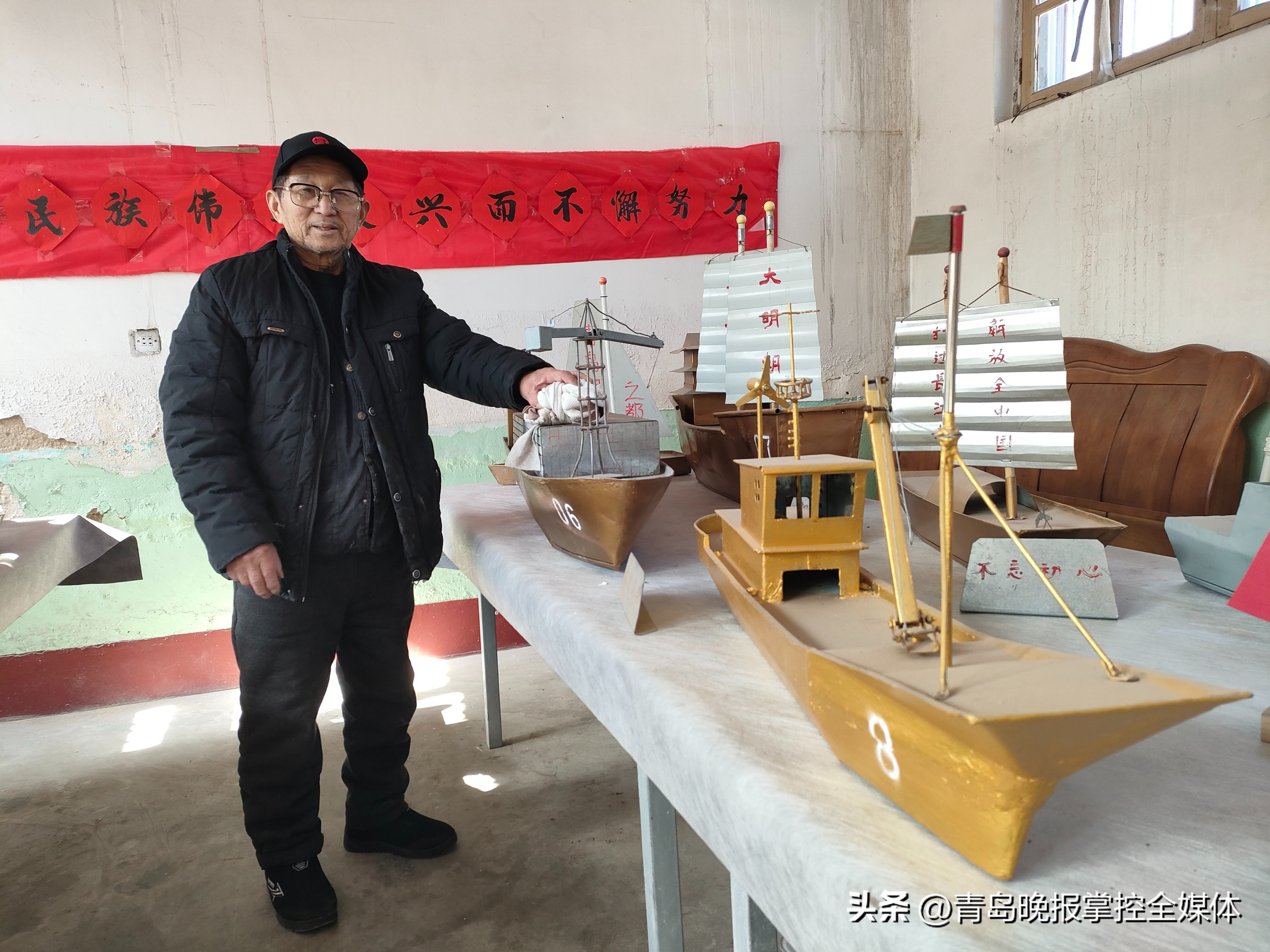 硬核“铁匠爷爷”5年造出百件军模