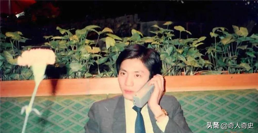 中国第一个使用手机的人，当年花了2万元，手机号与如今大不相同