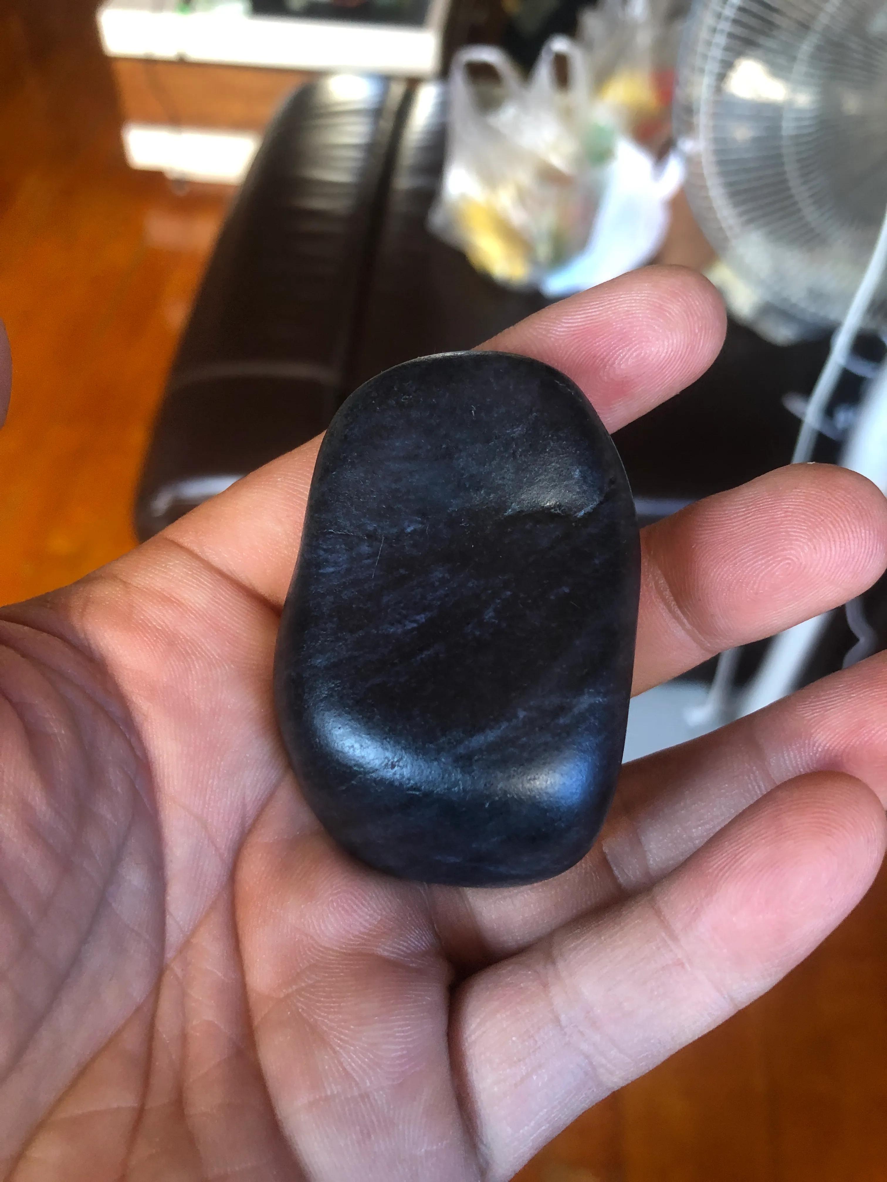 墨玉籽料原石值钱吗,和田玉墨玉籽料原石图