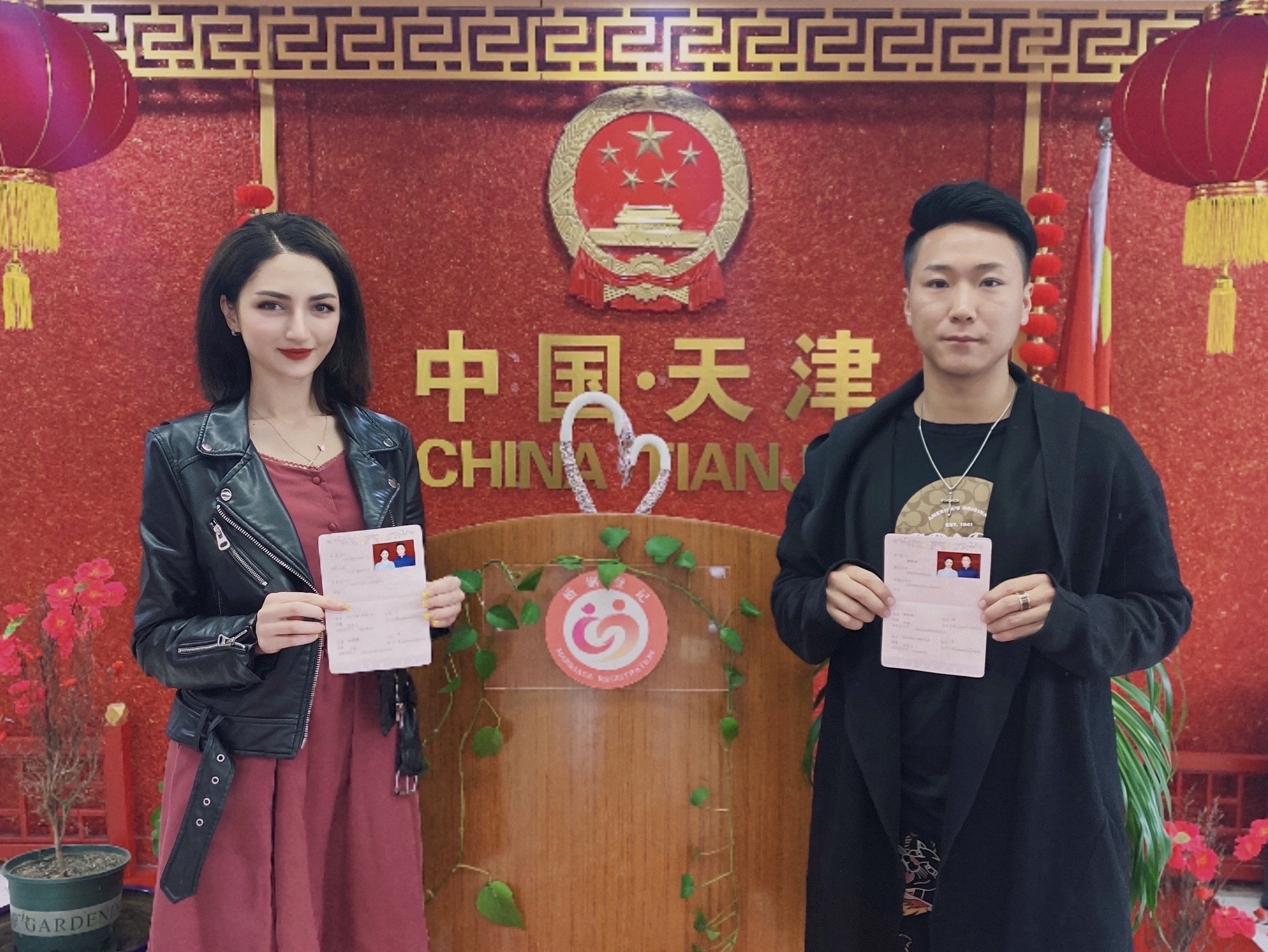 天津小伙带乌克兰妻子丈母娘回国,天津富二代娶乌克兰洋媳妇