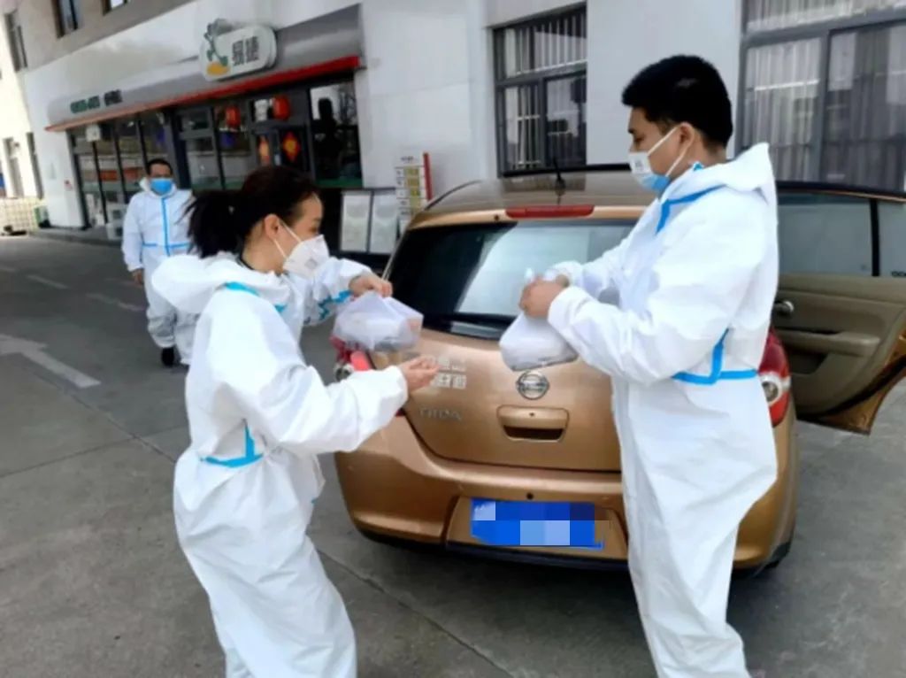 “老婆，我们结婚推迟吧！”