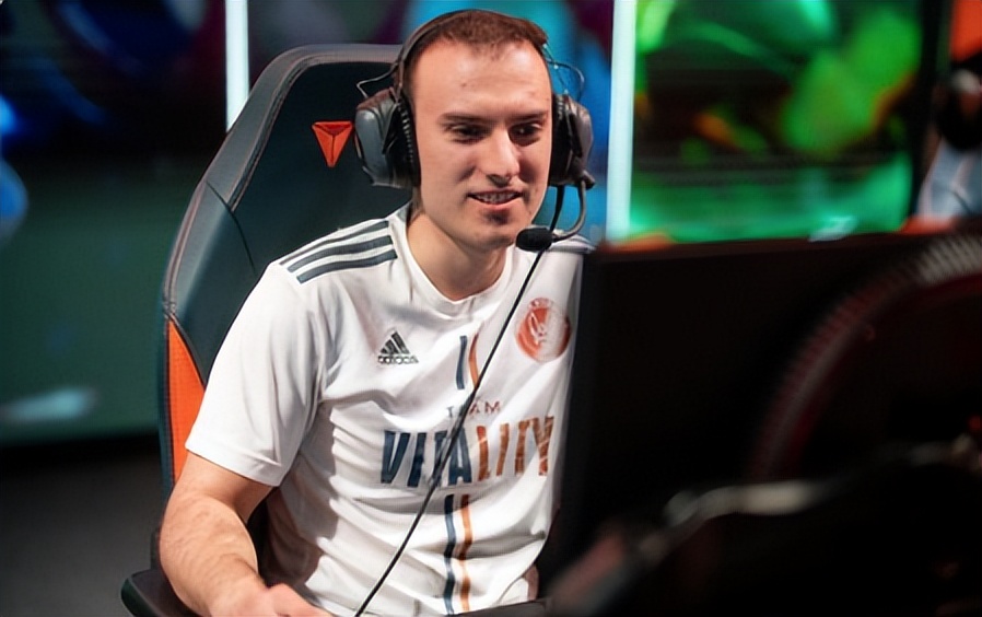 Bo前往北美无果后,外媒爆料或将去往小蜜蜂战队?明年登场比赛