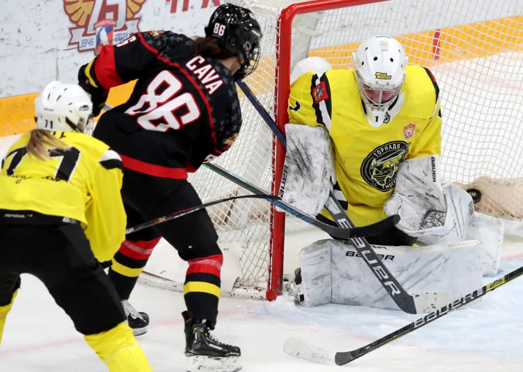 WHL|深圳万科阳光5比1吹散龙卷风，赵启男取得下半赛季第一分